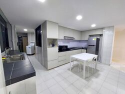 Lakeside Tower (D22), Apartment #458033511